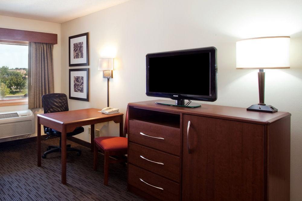 Hampton Inn & Suites By Hilton Chicago Schaumburg Il Экстерьер фото